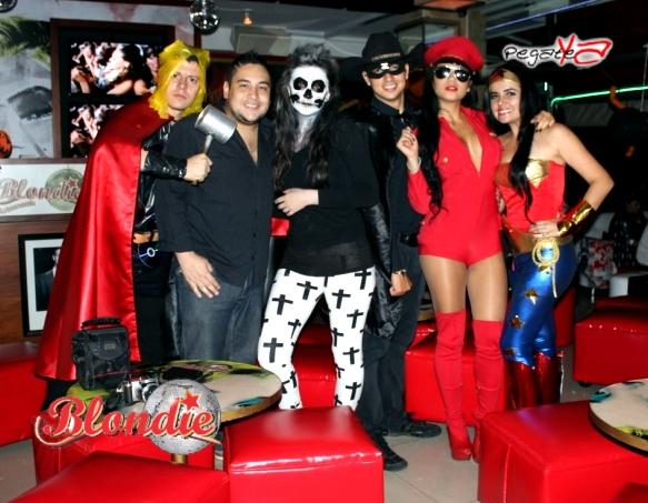 Foto 4 de Blondie - Halloween 2014 en Blondie Bar Cali, Cali