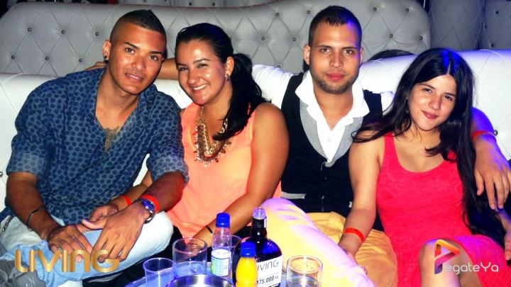 Foto 31 de Living Night Club - marzo 8 Del 2015 en Living Night Club, Cali