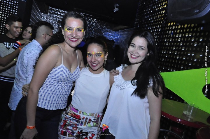 Foto 30 de PISO V - viernes 29 de sep 2017 en Bar Piso V Bucaramanga, Bucaramanga