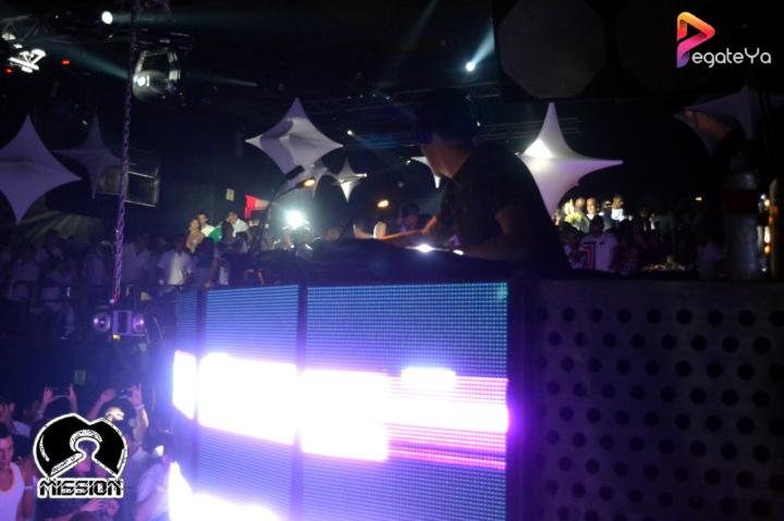 Foto 33 de 5ta Edicion Fiesta Blanca - Mission Club en Pegateya Cali, Cali