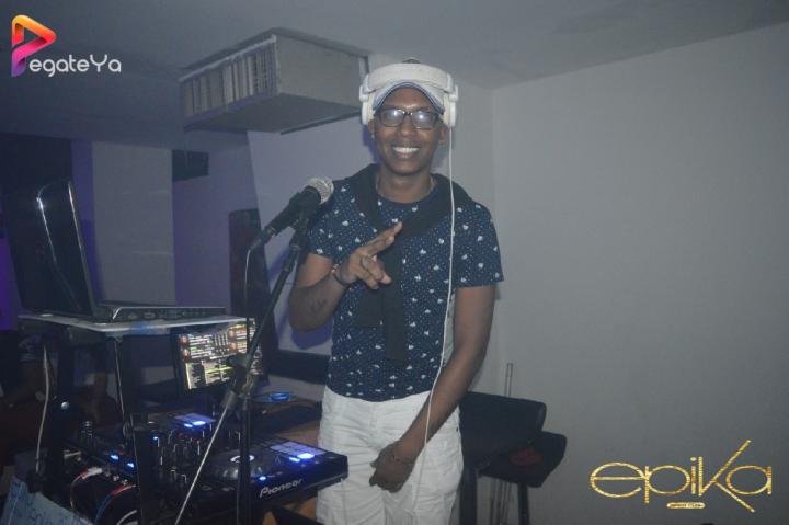 Foto 13 de Epika - 2do FDS Dic. 2016 en Epika Night Club, Cali