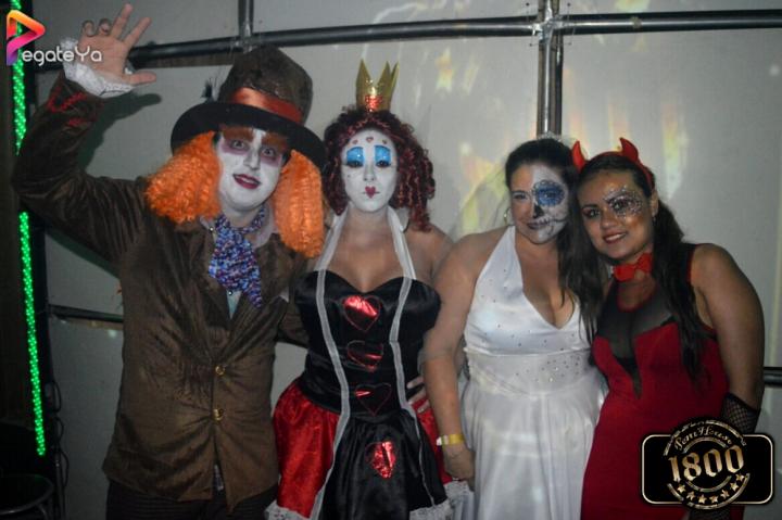 Foto 31 de 1800 Halloween 2015 - en Penthouse 1800, Cali