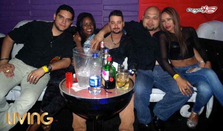 Foto 18 de Living - Amor y Amistad en Living Night Club, Cali