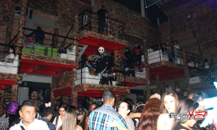 Foto 59 de Favela Club - Halloween 2014 en Favela Club Menga, Cali