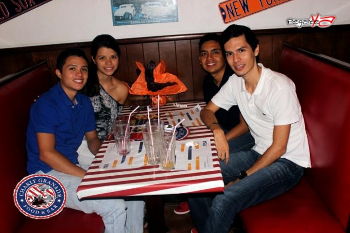 Foto 9 de Charly Food Bar - 4to FDS Octubre 2014 en Charly Food Bar, Cali
