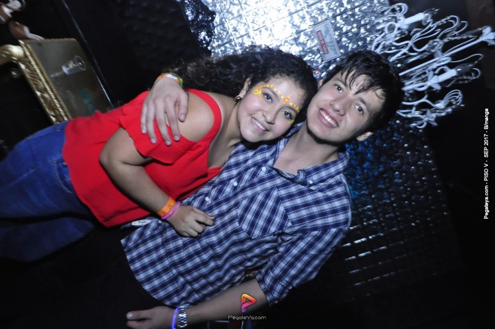 Foto 31 de PISO V - viernes 29 de sep 2017 en Bar Piso V Bucaramanga, Bucaramanga