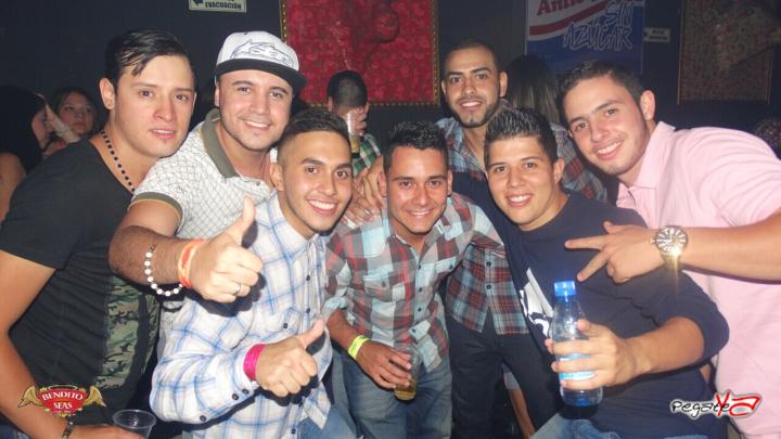 Foto 59 de Bendito Seas - Septiembre 06 en Discoteca Bendito Seas Medellin, Medellín