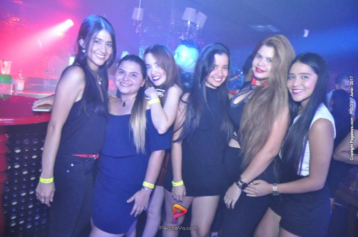 Foto 25 de PISO V - Sábado 3 de Mayo de 2017 en Bar Piso V Bucaramanga, Bucaramanga