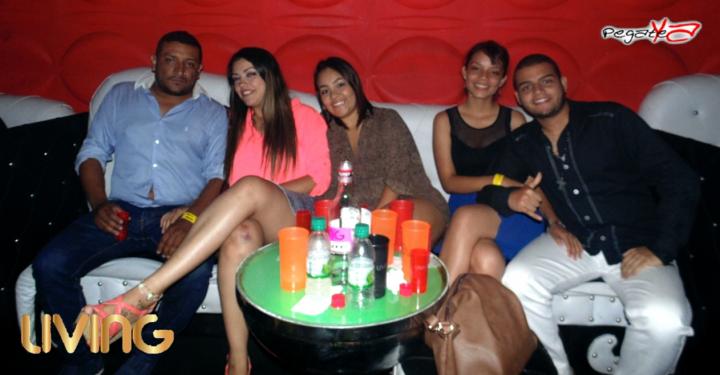 Foto 19 de Living - Amor y Amistad en Living Night Club, Cali