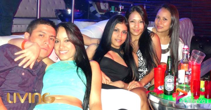 Foto 33 de Living Night Club - marzo 8 Del 2015 en Living Night Club, Cali