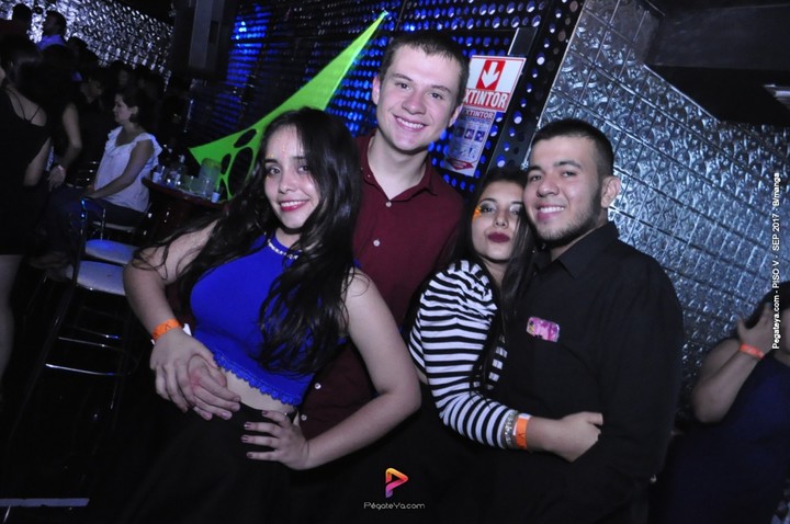 Foto 32 de PISO V - viernes 29 de sep 2017 en Bar Piso V Bucaramanga, Bucaramanga