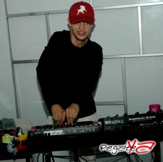 Foto 24 de Agosto 31 del 2013 en Babel / Barra Libre Cali, Cali