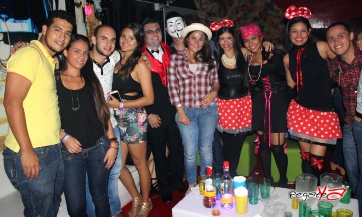 Foto 61 de Favela Club - Halloween 2014 en Favela Club Menga, Cali