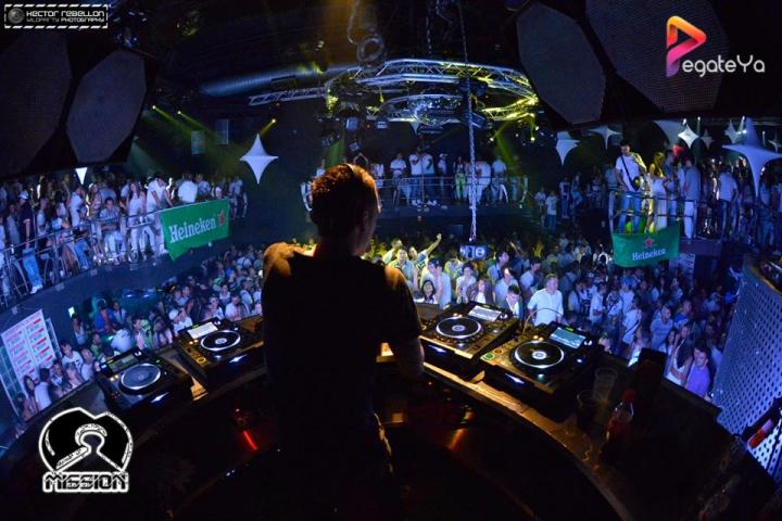 Foto 99 de 5ta Edicion Fiesta Blanca - Mission Club en Pegateya Cali, Cali