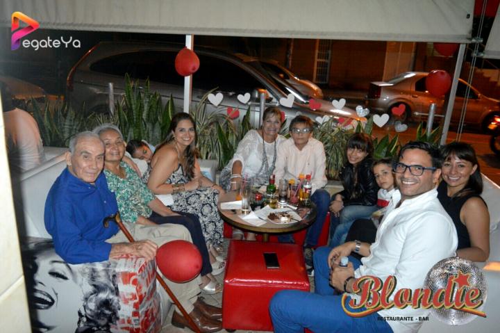 Foto 12 de Blondie - 3er Fds Abril 2016 en Blondie Bar Cali, Cali