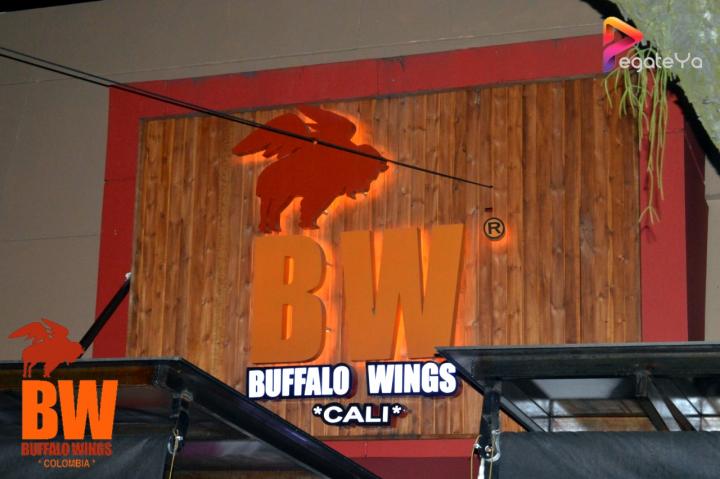 Foto 1 de Búfalo Wings - 3er FDS Mayo 2015 en Búfalo Wings - Cali, Cali