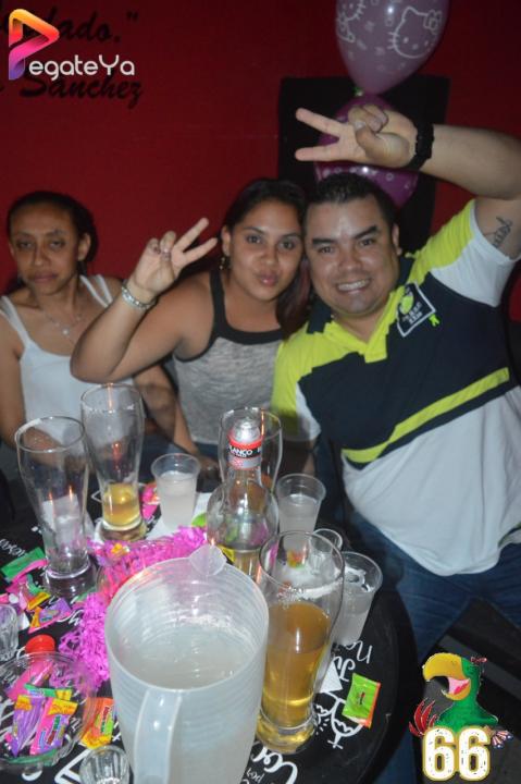 Foto 4 de La Lora Bar - 1er Fds Abril 2016 en La Lora Bar, Cali