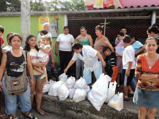 Foto 18 de Bucaramanga entrega donaciones Cumbre Ba en Bucaramanga entrega donaciones Cumbre Ba, Barrancabermeja
