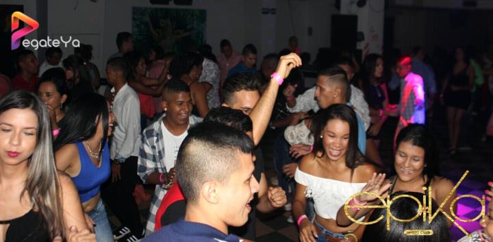 Foto 38 de Epika Night Club - 3er Fds Abril 2016 en Epika Night Club, Cali