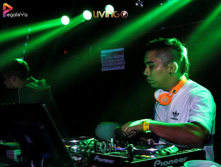 Foto 6 de Living - 4to Fds Febrero 2017 en Living Night Club, Cali