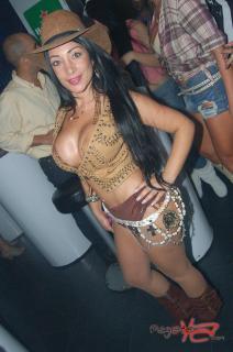 Foto 15 de Discoteca Luxury Camisetas Mojadas en Discoteca Luxury Medellin, Medellín