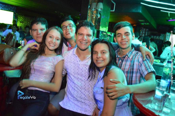 Foto 20 de BLING - sabado 28 Nov 2015 en Bar Bling Bucaramanga, Bucaramanga