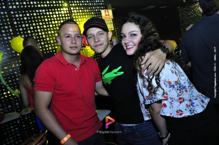 Foto 17 de PISO V - Sabado 8 de abril de 2017 en Bar Piso V Bucaramanga, Bucaramanga