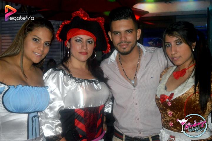 Foto 32 de Midaju - Halloween 2015 en Midaju Bar