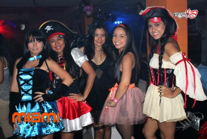 Foto 10 de Miami Bar - Halloween 2014 en Miami Bar Cali, Cali