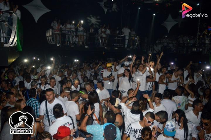 Foto 36 de 5ta Edicion Fiesta Blanca - Mission Club en Pegateya Cali, Cali