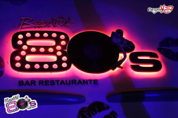Foto 13 de Beautiful 80`s - Sept 27 2104 en Beautiful 80`s Cali, Cali