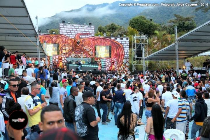 Foto 110 de TOMORROWLAKE Lago Calima en Fiestas Colombia, Medellín