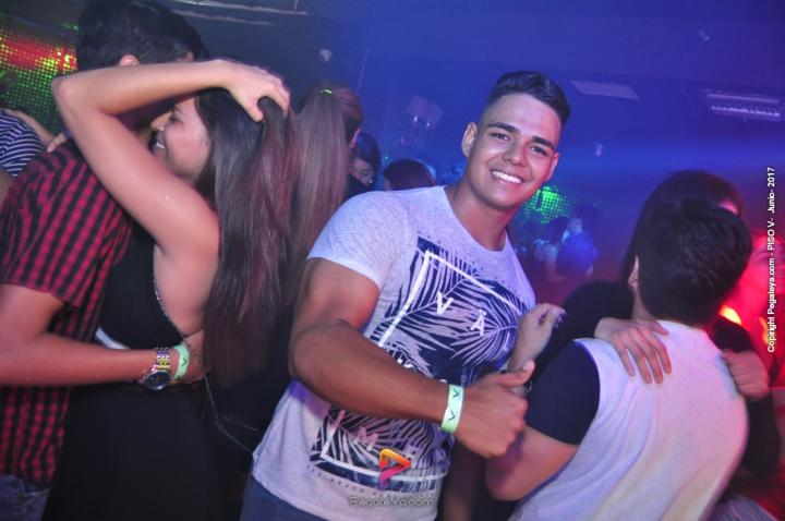 Foto 27 de PISO V - Sábado 3 de Mayo de 2017 en Bar Piso V Bucaramanga, Bucaramanga