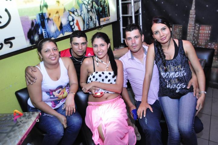 Foto 34 de New York sábado 25 de abril 2015 en Discoteca New York Bucaramanga, Bucaramanga