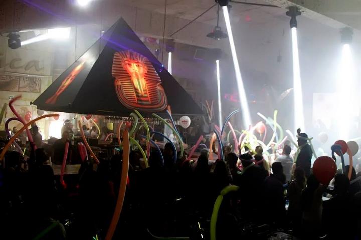 Foto 42 de Discoteca AMARNA- 16 de mayo de 2015 en Discoteca Amarna Medellin, Medellín