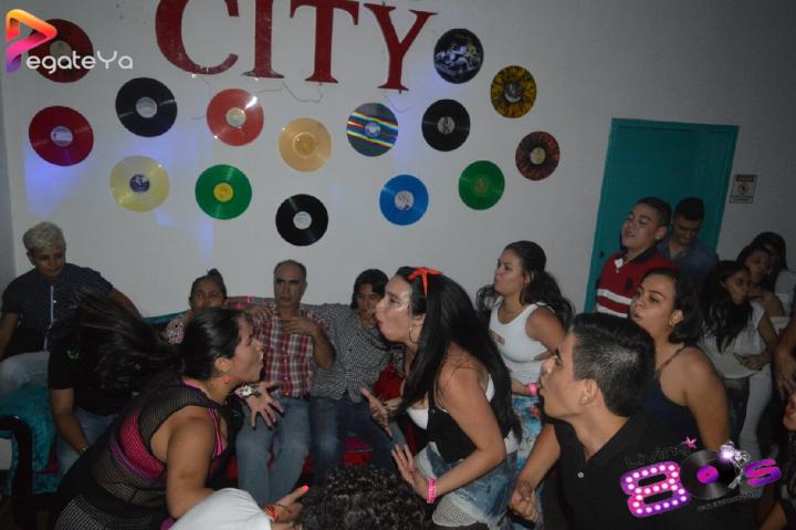 Foto 16 de living 80 - 4to Junio 2016 en Living Ochentas Cali, Cali
