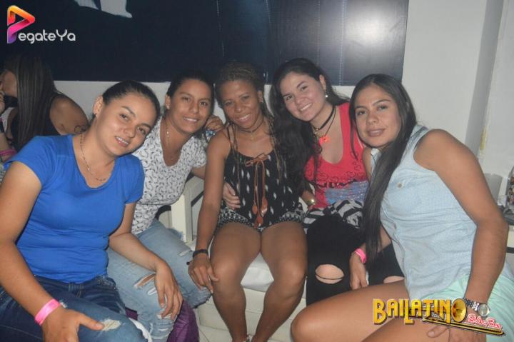 Foto 90 de Bailatino - 1er & 4to Fds Oct 2016 en Bailatino - Bar, Cali