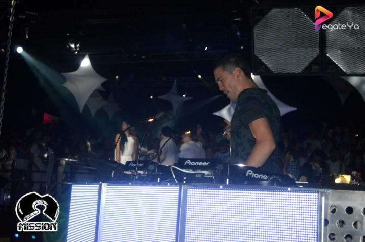 Foto 38 de 5ta Edicion Fiesta Blanca - Mission Club en Pegateya Cali, Cali