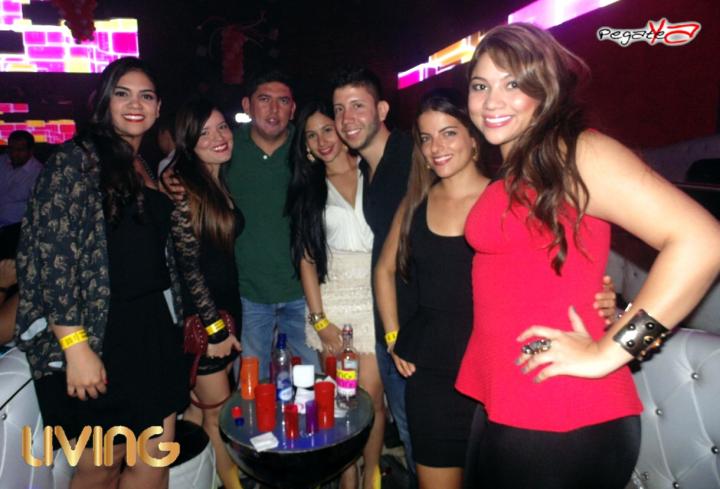 Foto 24 de Living - Amor y Amistad en Living Night Club, Cali