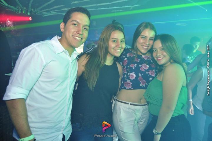 Foto 29 de PISO V - Sábado 3 de Mayo de 2017 en Bar Piso V Bucaramanga, Bucaramanga