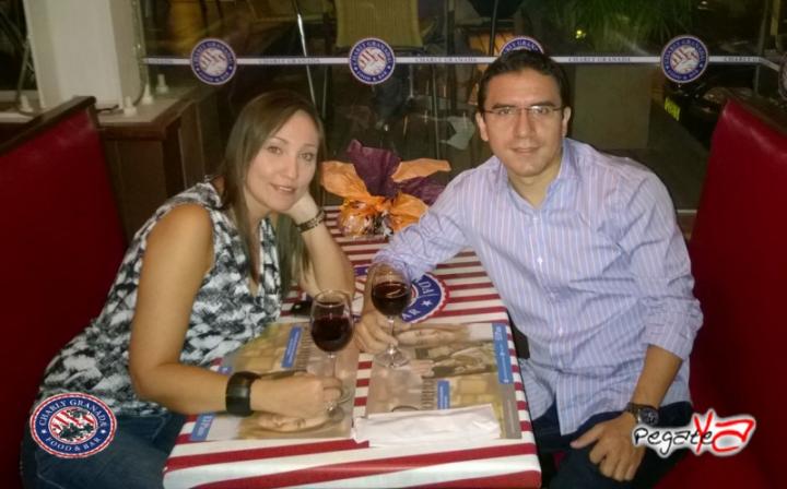 Foto 15 de Charly Food Bar - 4to FDS Octubre 2014 en Charly Food Bar, Cali
