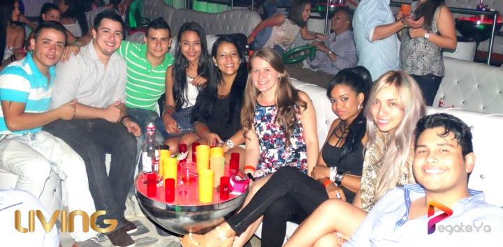 Foto 37 de Living Night Club - marzo 8 Del 2015 en Living Night Club, Cali
