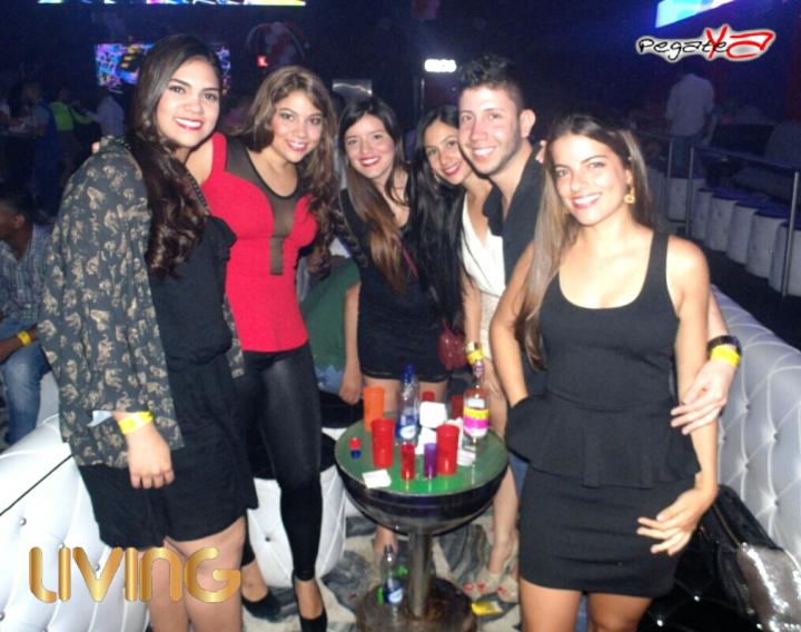 Foto 25 de Living - Amor y Amistad en Living Night Club, Cali