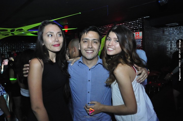 Foto 36 de PISO V - viernes 29 de sep 2017 en Bar Piso V Bucaramanga, Bucaramanga