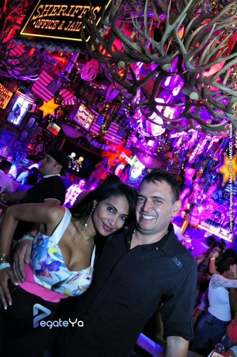 Foto 31 de Mangos Medellin - 22 -23 Mayo de 2015 en Discoteca Mangos Medellin, Medellín