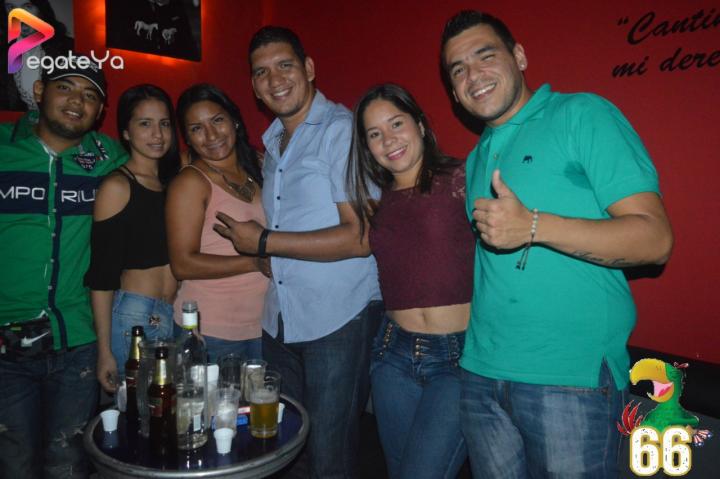 Foto 8 de La Lora Bar - 1er Fds Abril 2016 en La Lora Bar, Cali