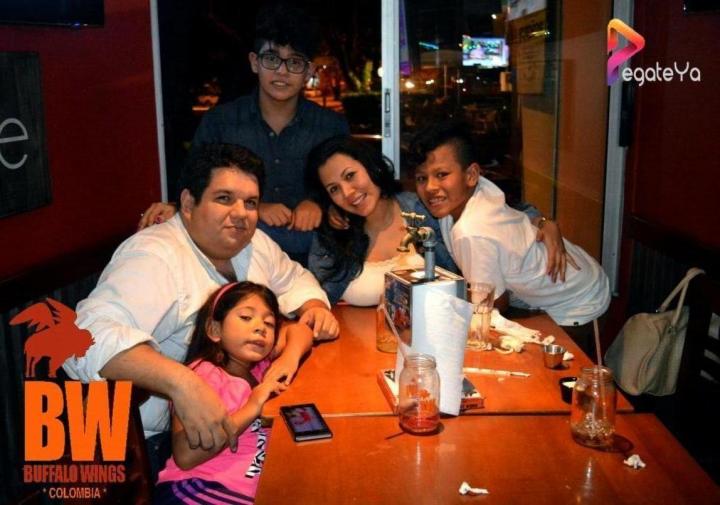 Foto 8 de Bufalo Wings - 4to FDS Julio 2015 en Búfalo Wings - Cali, Cali