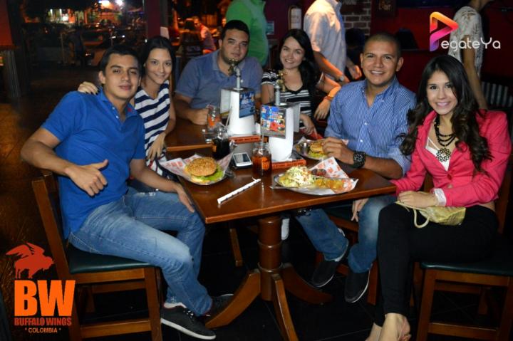 Foto 2 de Bufalo Wings - 2do FDS Agosto 2015 en Búfalo Wings - Cali, Cali