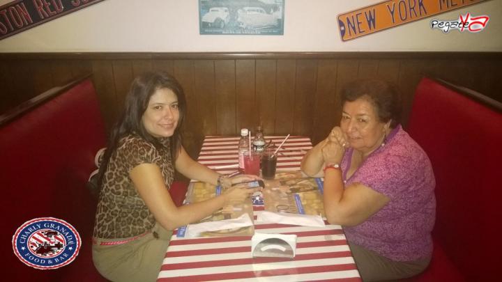 Foto 10 de Charly Food Bar - 3er FDS Nov 2014 en Charly Food Bar, Cali