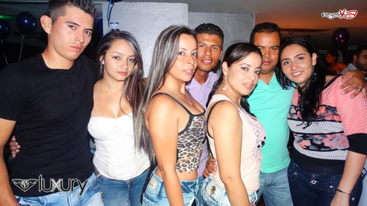 Foto 27 de Luxury - 5to FDS de Nov 2014 en Discoteca Luxury Medellin, Medellín